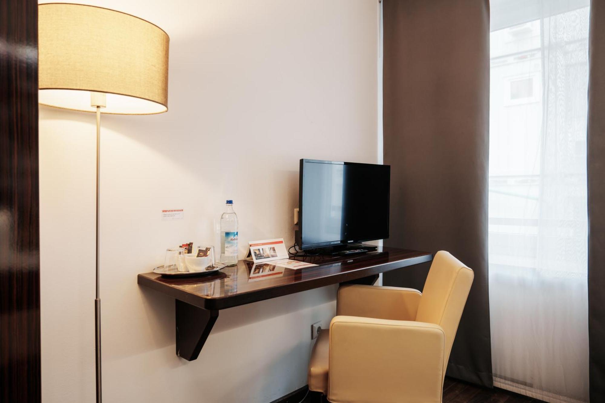 Helvetia Center 3* Munich