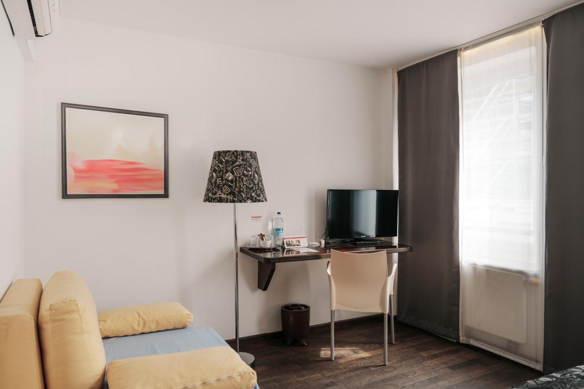 Helvetia Center Hotel